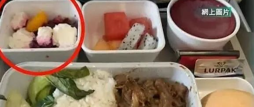 官方紧急通报！国泰航空飞机上36人岀现进食飞机餐后中毒……（图） - 1