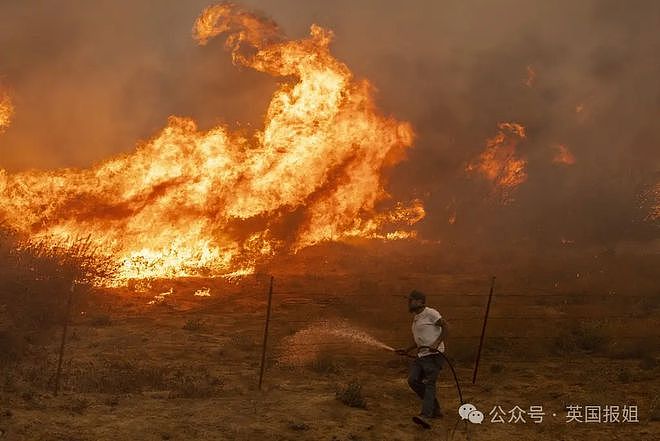 加州大火丝毫未减烧出火龙卷又现魔鬼风！美国网友对比重庆山火救援后大破防（组图） - 38