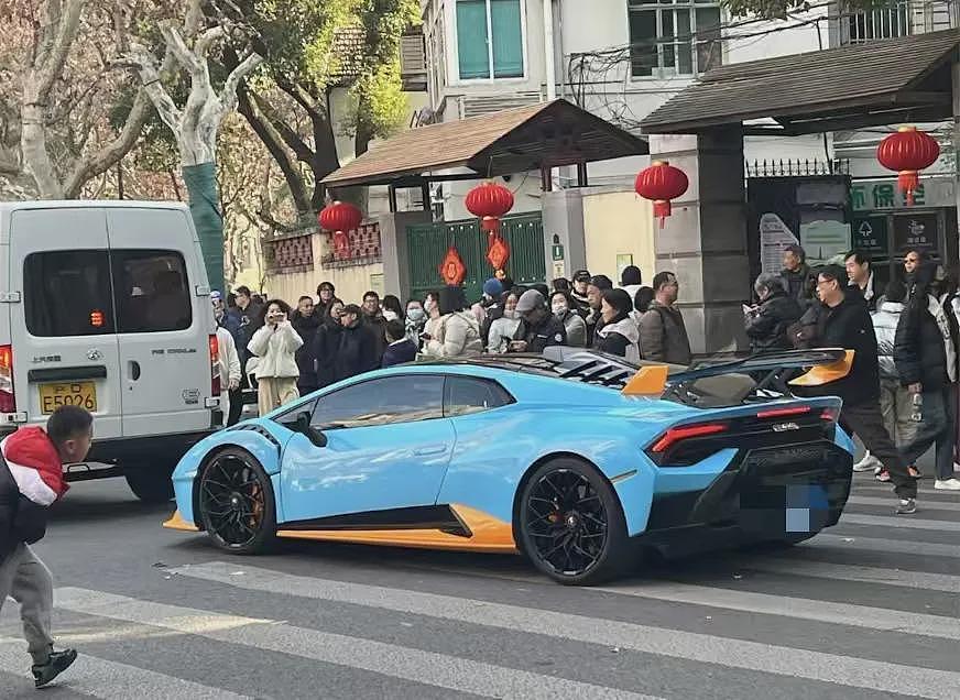 上海富二代炫豪车，底层百姓高潮啥？（图） - 1