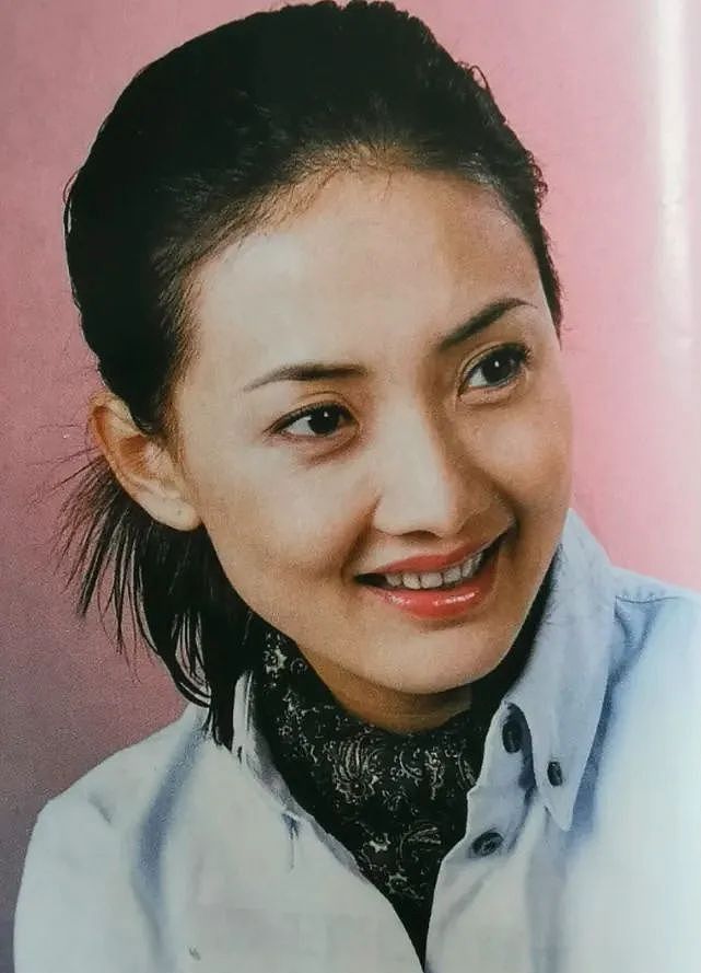 52岁牛莉疑官宣离婚，潇洒告别28年婚姻，知情人曝原因，评论一片祝福（组图） - 10