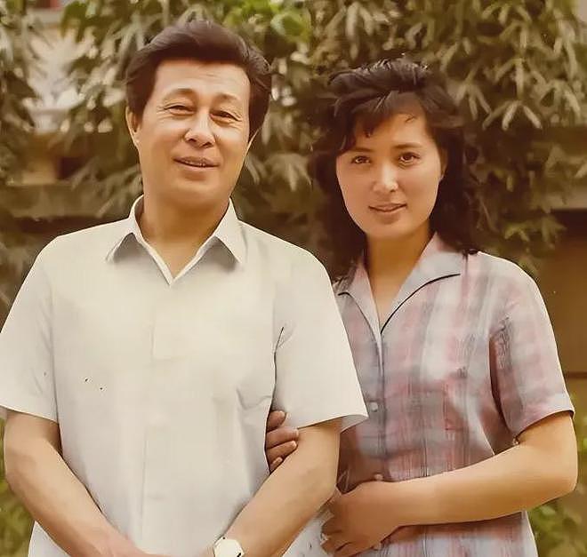 王心刚：30年对病妻不离不弃，儿女身价过亿，92岁活成普通人（组图） - 9