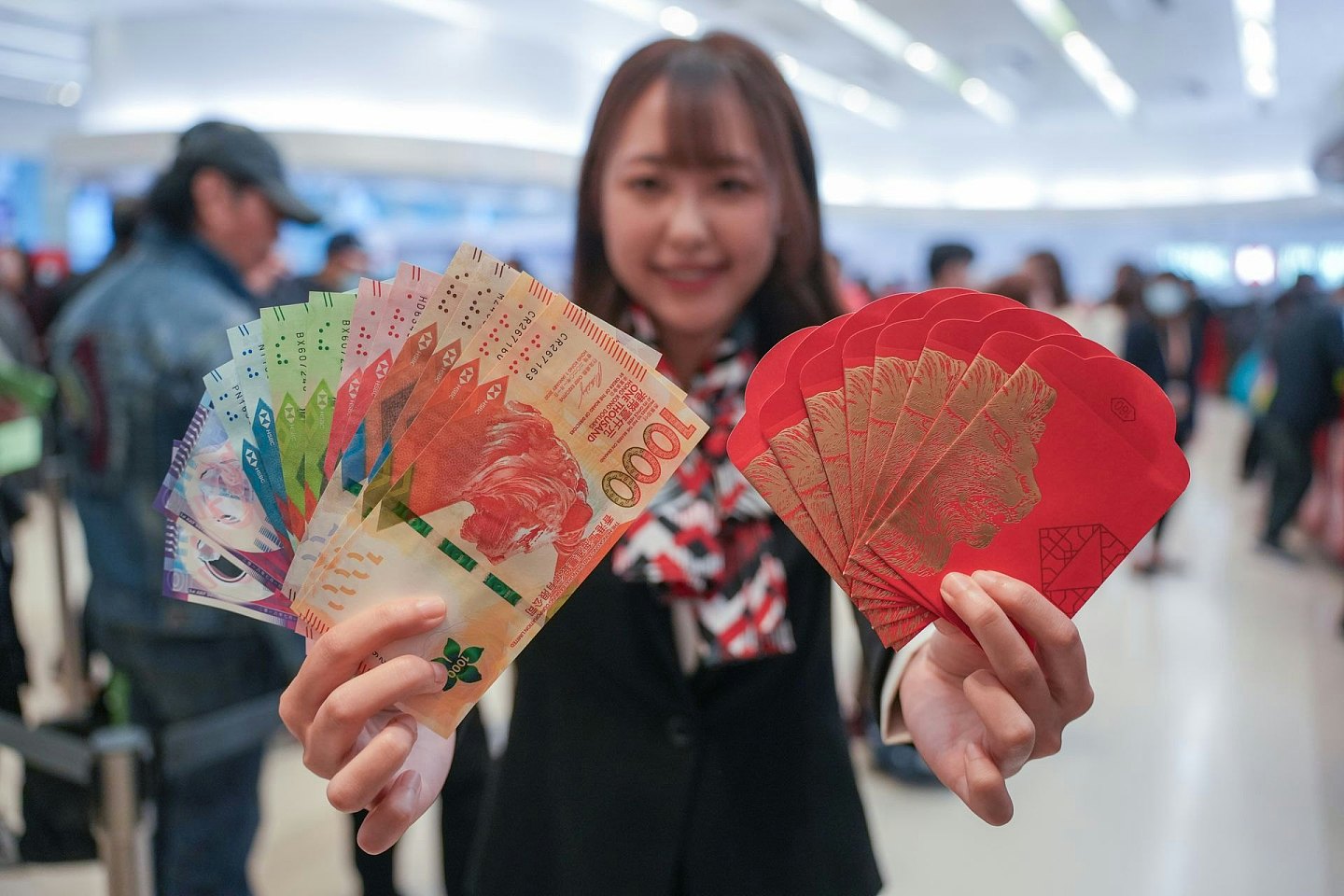 香港银行“仙气女职员”疯传！神举动震撼网民：恋爱了，是汇丰这分行（组图） - 4