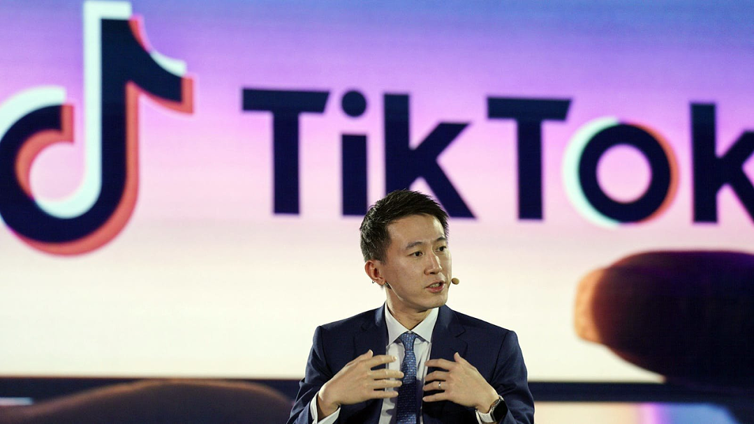 TikTok“起死回生”背后，这个硬刚的80后霸总，帅爆了（组图） - 10