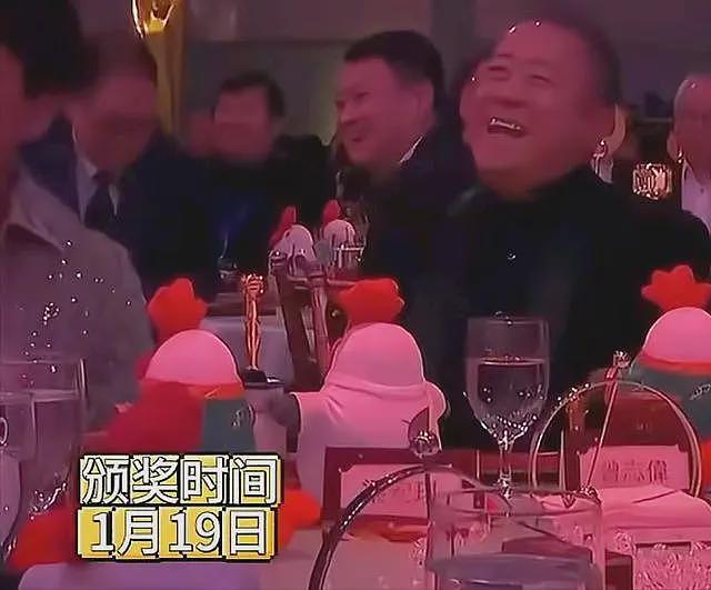 曾志伟邀请劣迹艺人“乌鸦”张耀扬做TVB颁奖嘉宾，经典动作再现（组图） - 6