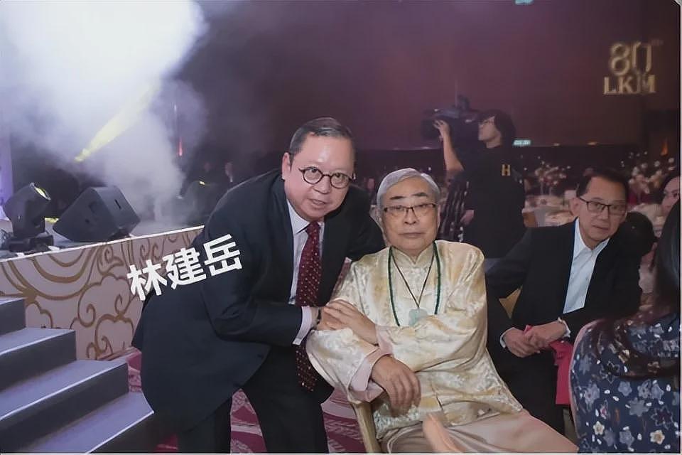 大儿子沉迷美色，二儿子败光上百亿，香港富豪一世英名被后代丢尽（组图） - 15