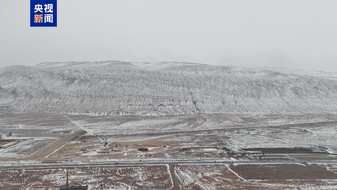 火焰山竟然下雪了！北京四区已出现降雪，河南局地暴雪，连昆明、广东也可能下雪！多地高速封闭、新疆多趟列车停运（组图） - 15