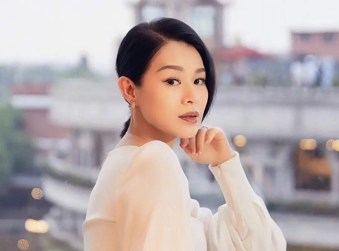 视后胡杏儿自曝在内地无戏可演，只能演女配，愿意化老妆演配角（组图） - 11