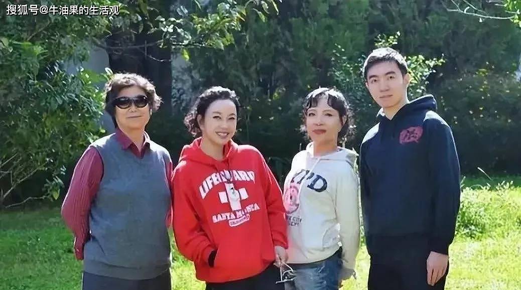 刘晓庆与妹妹一家决裂，深陷5个官司首次公开身世（组图） - 1