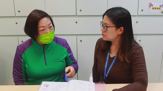 香港移民潮下的留港长者 ，家人走后“孤独感在节日很严重”（组图） - 5