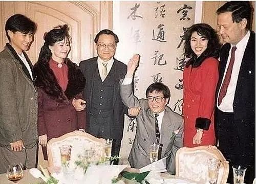 天啊！黄昏恋谈崩了？！陪伴10年惺惺相惜，“港乐教母”终于松口承认感情？（组图） - 45