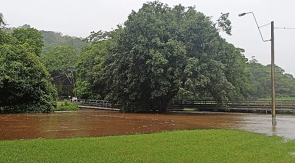 昆州暴雨肆虐，多地封路！新一轮恶劣天气来袭，气象局发警告（组图） - 2