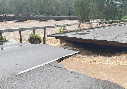 澳洲洪灾1死！2天累积降雨1000毫米，当局警告小心鳄鱼（组图） - 1