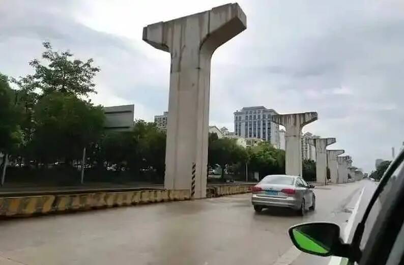 房地产跌入谷底！中国城市街道现“奇景”（图） - 1