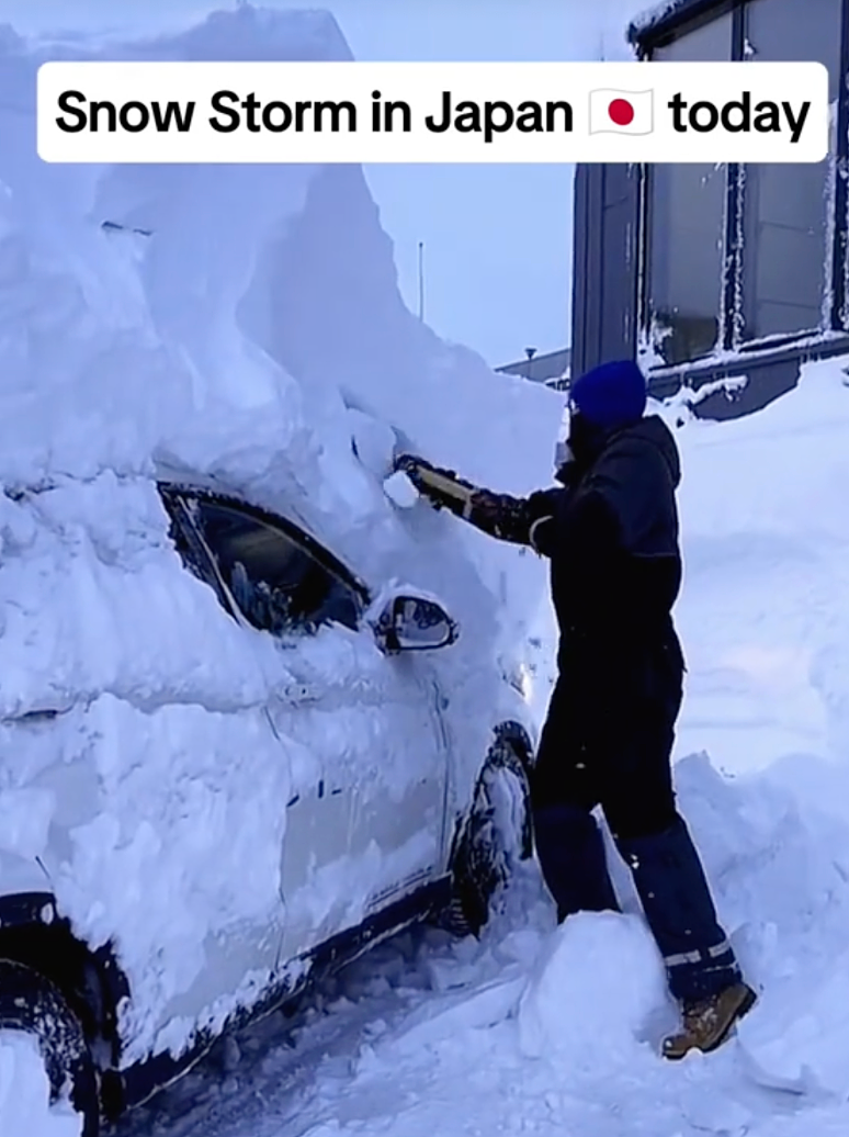 日本一夜下1米多大雪！车被埋掉，出门像挖地道，太糟心...（组图） - 3