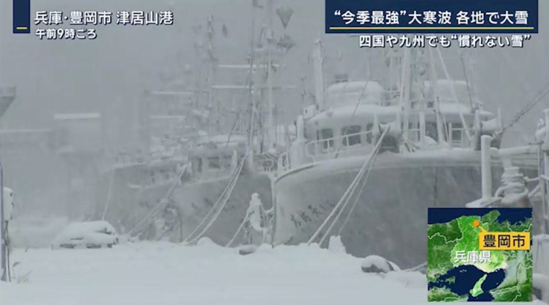 日本一夜下1米多大雪！车被埋掉，出门像挖地道，太糟心...（组图） - 11