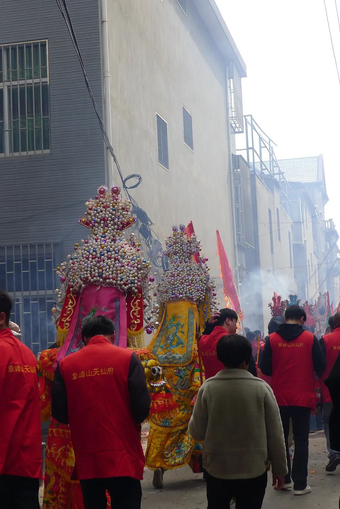 一心求财的年轻人，挤在福州和“神仙”蹦迪（组图） - 16