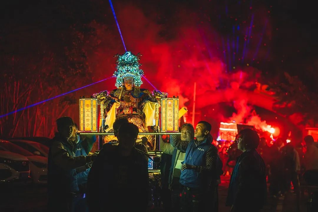 一心求财的年轻人，挤在福州和“神仙”蹦迪（组图） - 18