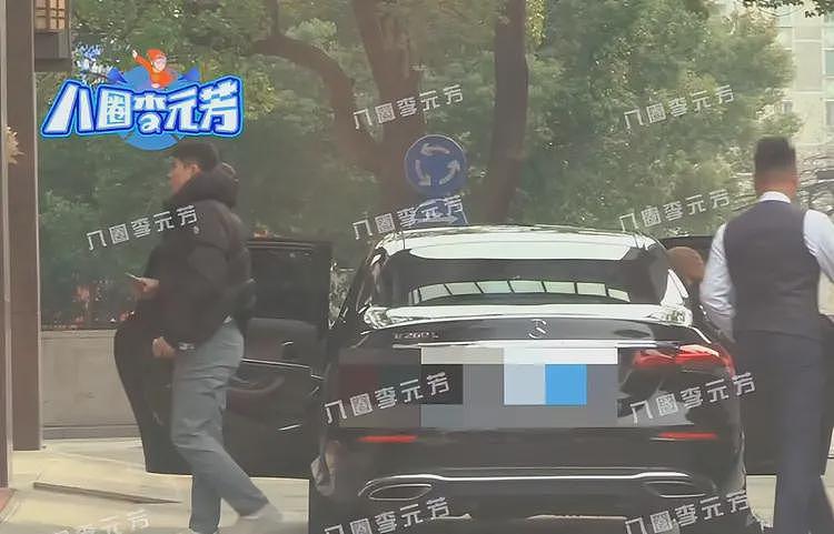 33岁杨采钰被曝怀孕，和刘亦菲干爹分开后当街亲吻，男友正面好帅（组图） - 6