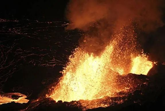 狂震125次！ 西岸遭地震群袭击，恐火山爆发！ 致命岩浆流+毒灰，30万人危（视频/组图） - 1