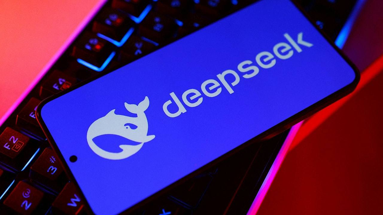 外媒扒出多位DeepSeek核心成员履历，中国AI人才回流势不可挡（组图） - 1