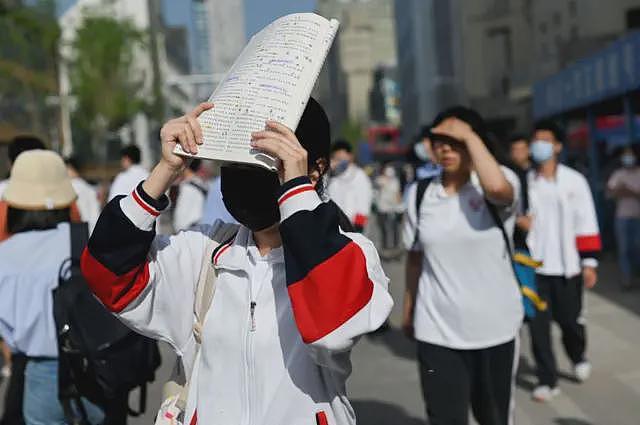 “换一个战场再竞争”：高才通计划逾两年后，大陆家长看香港插班潮（组图） - 5