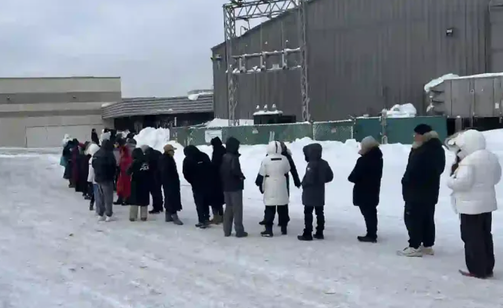 太丢脸！大批华人顶风冒雪大打出手，一秒扫空货架！老外崩溃尖叫：crazy（组图） - 18