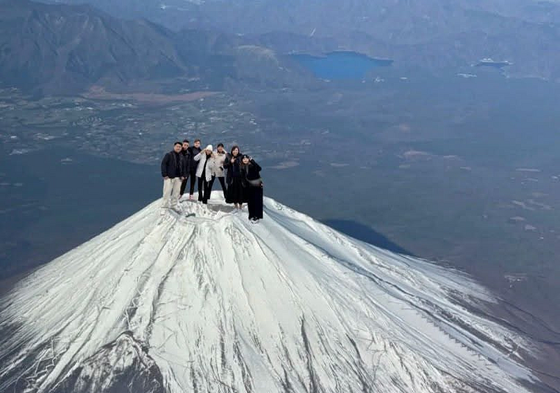 小红书7中国人登顶富士山？日网友笑疯：太夸张了...（组图） - 1