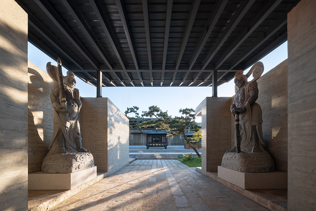 上班不如上香！国内寺庙旅游大火，年轻人为什么爱上了逛寺庙？网友：搞科学不如搞玄学（组图） - 24