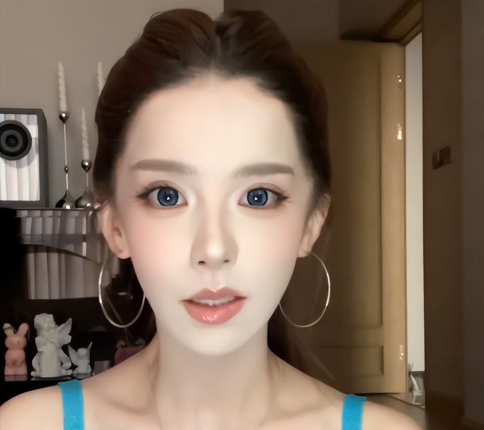 网红“迅猛龙特蕾莎”停播3个月上复旦？576万粉丝网红的学历逆袭（组图） - 5