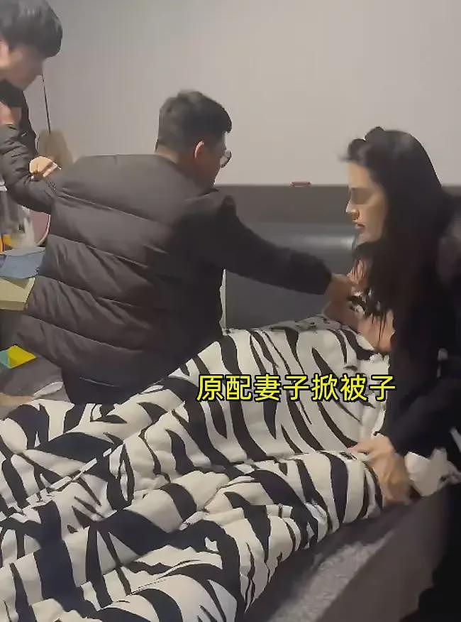 温州一女老师出轨肌肉男：双方家属捉奸，内衣散落一地，原配崩溃（组图） - 4