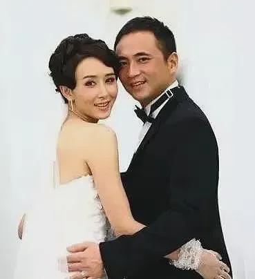 【情感】46岁胡静携老公上综艺，婚后生活曝光！网友：真夫妻就是甜（组图） - 17