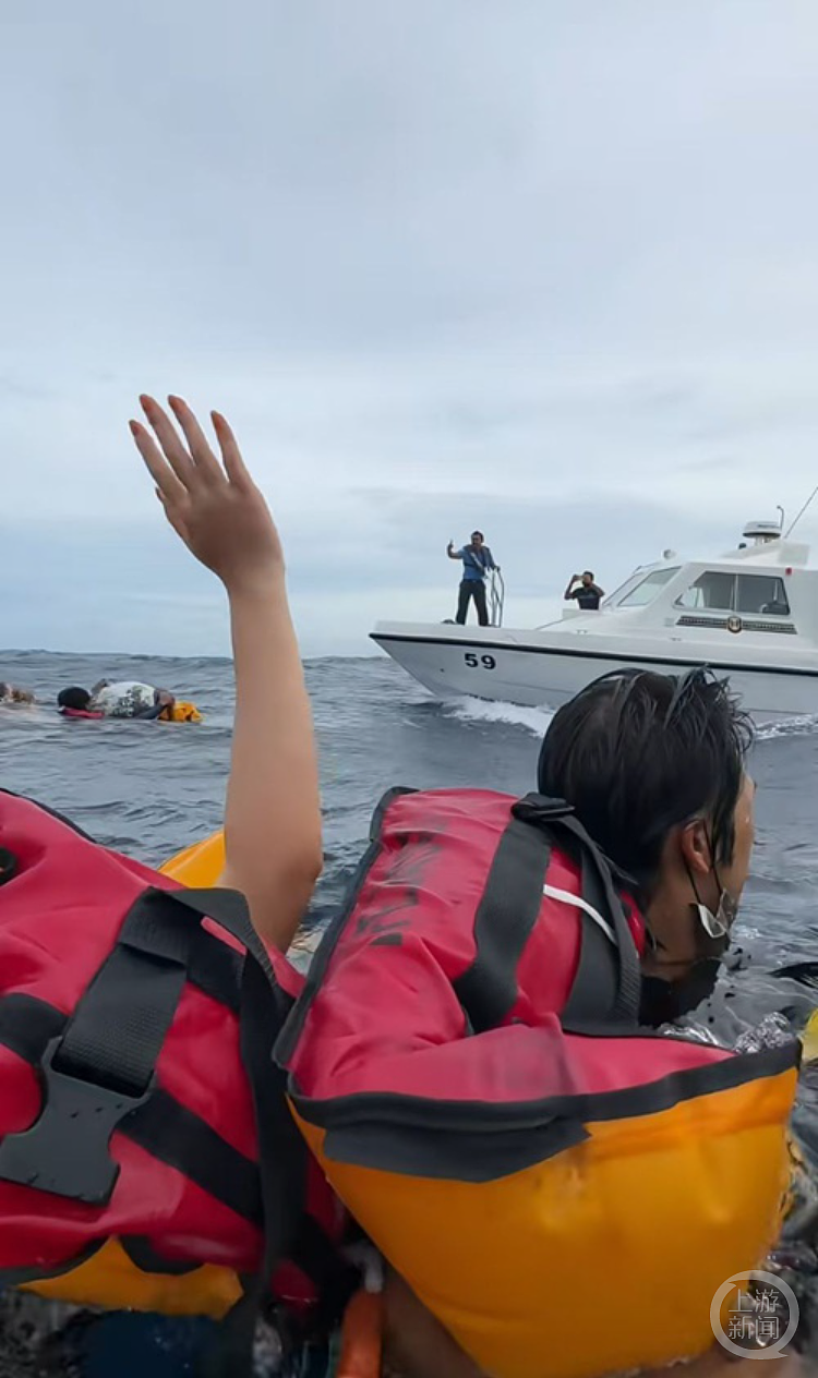 马尔代夫摆渡快艇沉没，澳华人潜水教练跳海救人！48人全部获救（视频/组图） - 2