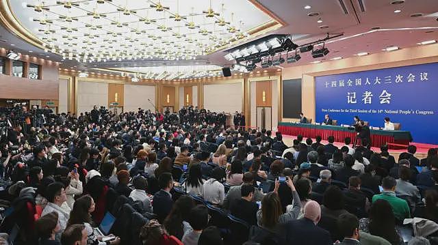 中国两会2025：外长王毅在记者会上说了什么（组图） - 2