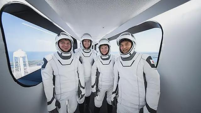 SpaceX火箭突然停止发射，四名宇航员已经就位，马斯克的压力增加（组图） - 4