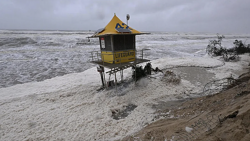 ​海滩变断崖！澳洲海滩遭飓风毁灭性冲击，旅游业或损失数亿（组图） - 3