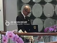 大S下葬！具俊晔手捧骨灰哭成泪人，小S悲痛欲绝