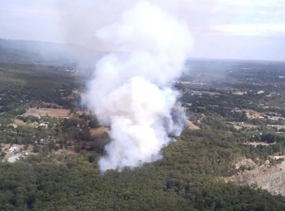 墨尔本爆发失控山火！主干道和保护区被封，多地居民紧急撤离（组图） - 5