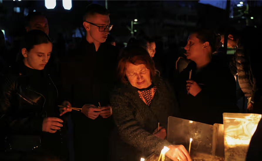 夜店突发火灾，已致59人死亡！建筑物被烈焰吞噬，人群相互踩踏！全国哀悼7天（组图） - 9