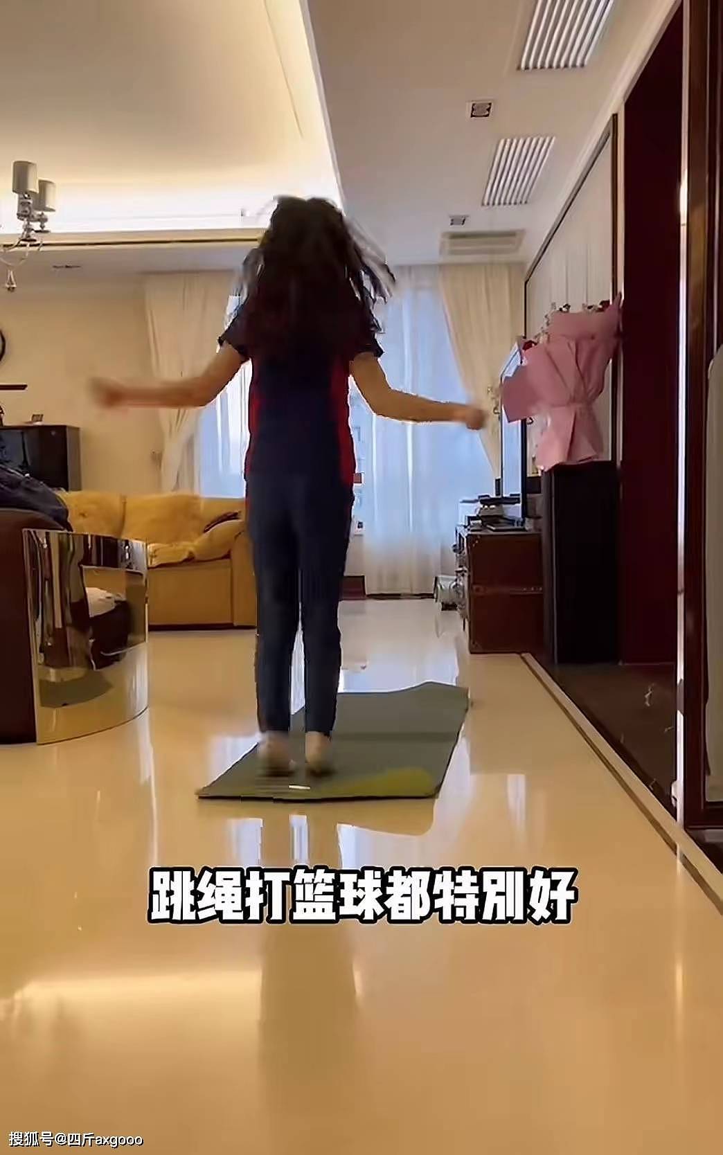 前央视主持人王小骞，自曝女儿患“矮小症”，分享治疗经验遭质疑（组图） - 3