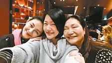 台媒称大S托梦给亲友，与汪小菲婚姻太苦，网友吐槽S家要闹到何时（组图）