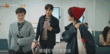 48岁造娃，28岁摆烂：这对“奇葩”母女，活得可真带感！（组图）