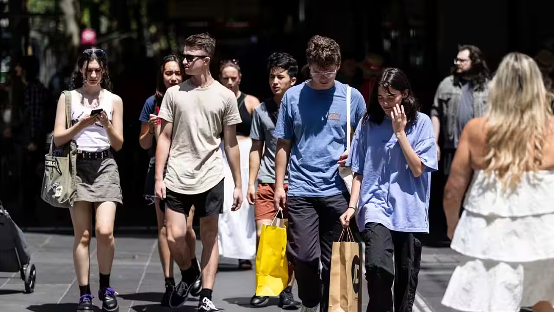 想在澳洲找一个好工作有多难？北大毕业生开叉车，硕士在车间当工人（图） - 5