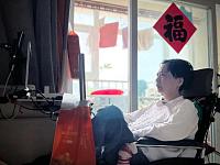 “雇凶杀己”的渐冻人“离家出走”：不想被暴脾气丈夫吼骂（图）