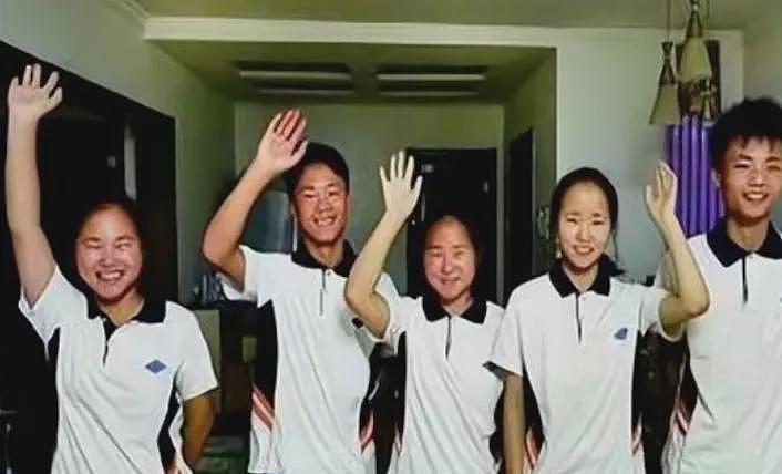 中国首例5胞胎长大了,父亲劳累过世,现状曝光经历让人唏嘘…(组图) - 6