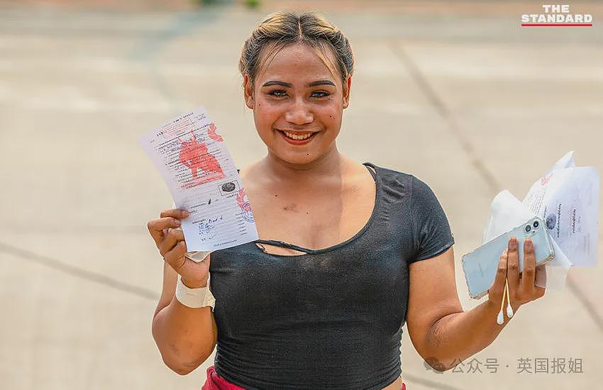 泰国征兵现场再现火辣“美女”!变性人齐聚大秀美貌,抽签定“生死”太刺激...(组图) - 22