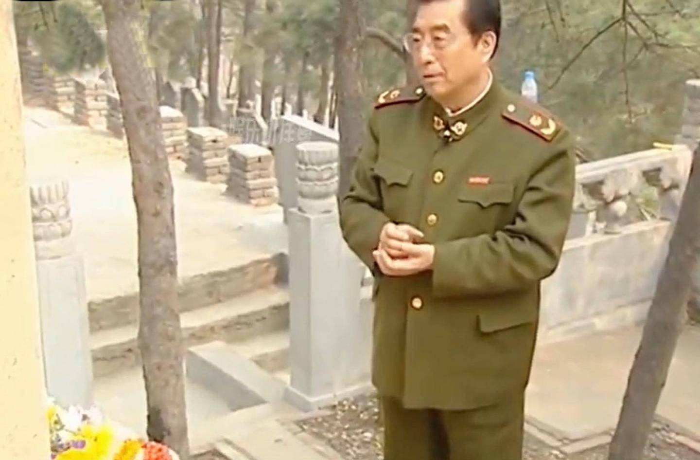 86岁李双江:清明前夕回哈尔滨老家给父母扫墓(组图) - 3