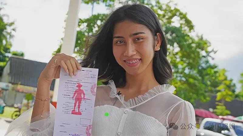 泰国征兵现场再现火辣“美女”!变性人齐聚大秀美貌,抽签定“生死”太刺激...(组图) - 35
