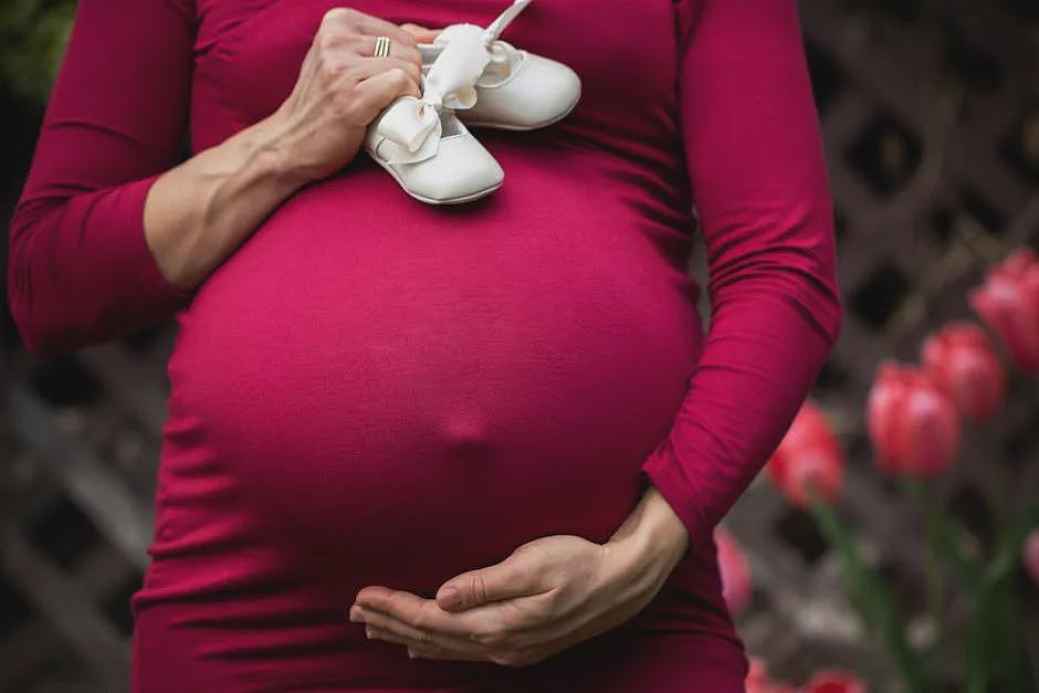 【情感】高危妈妈冒死怀孕，没想到宝宝一出生就进NICU，她后悔了吗（图） - 1