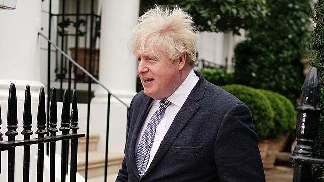 英国史上最会整活的首相：鲍里斯·约翰逊被袭击…对方是鸵鸟（组图） - 5