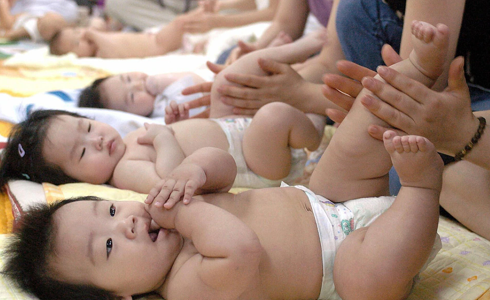 当国家成为人贩子:20万韩国婴儿如何被 “出口”海外?(组图) - 2
